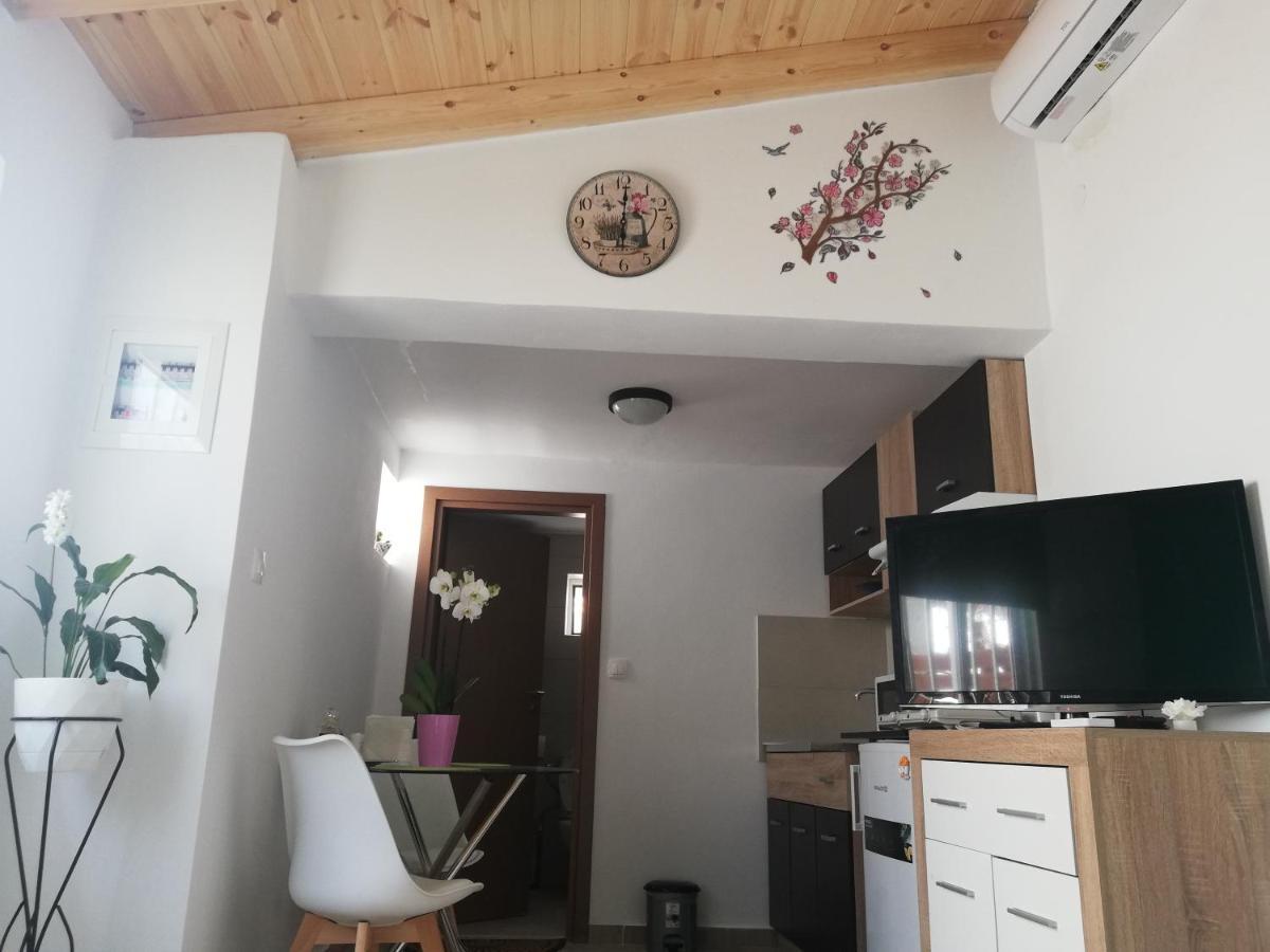 Small Studio With Yard La Canea Esterno foto