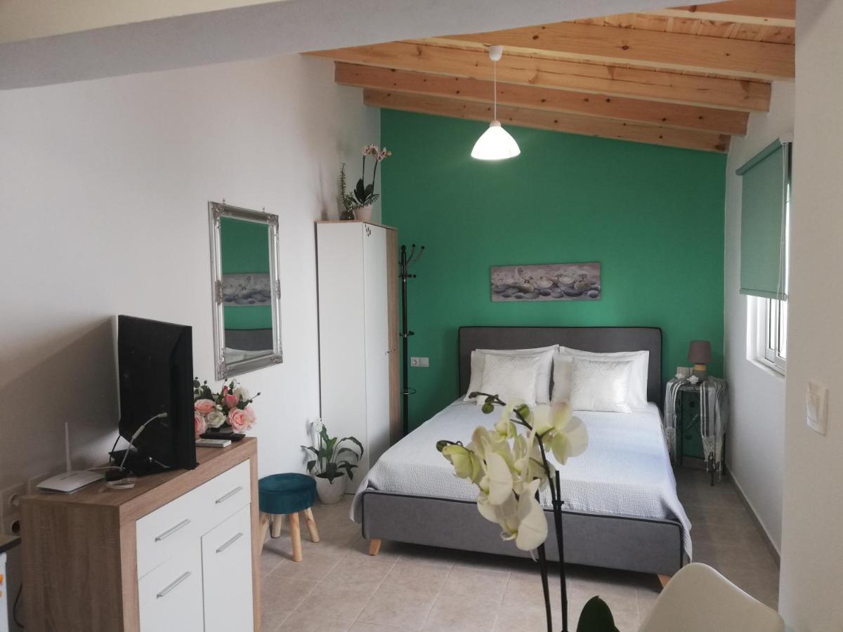 Small Studio With Yard La Canea Esterno foto