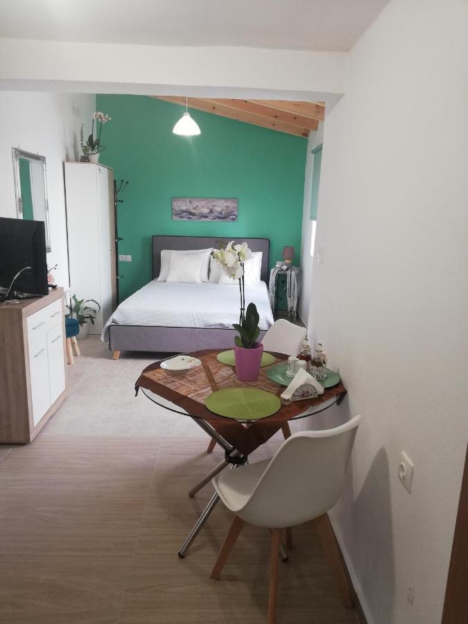 Small Studio With Yard La Canea Esterno foto